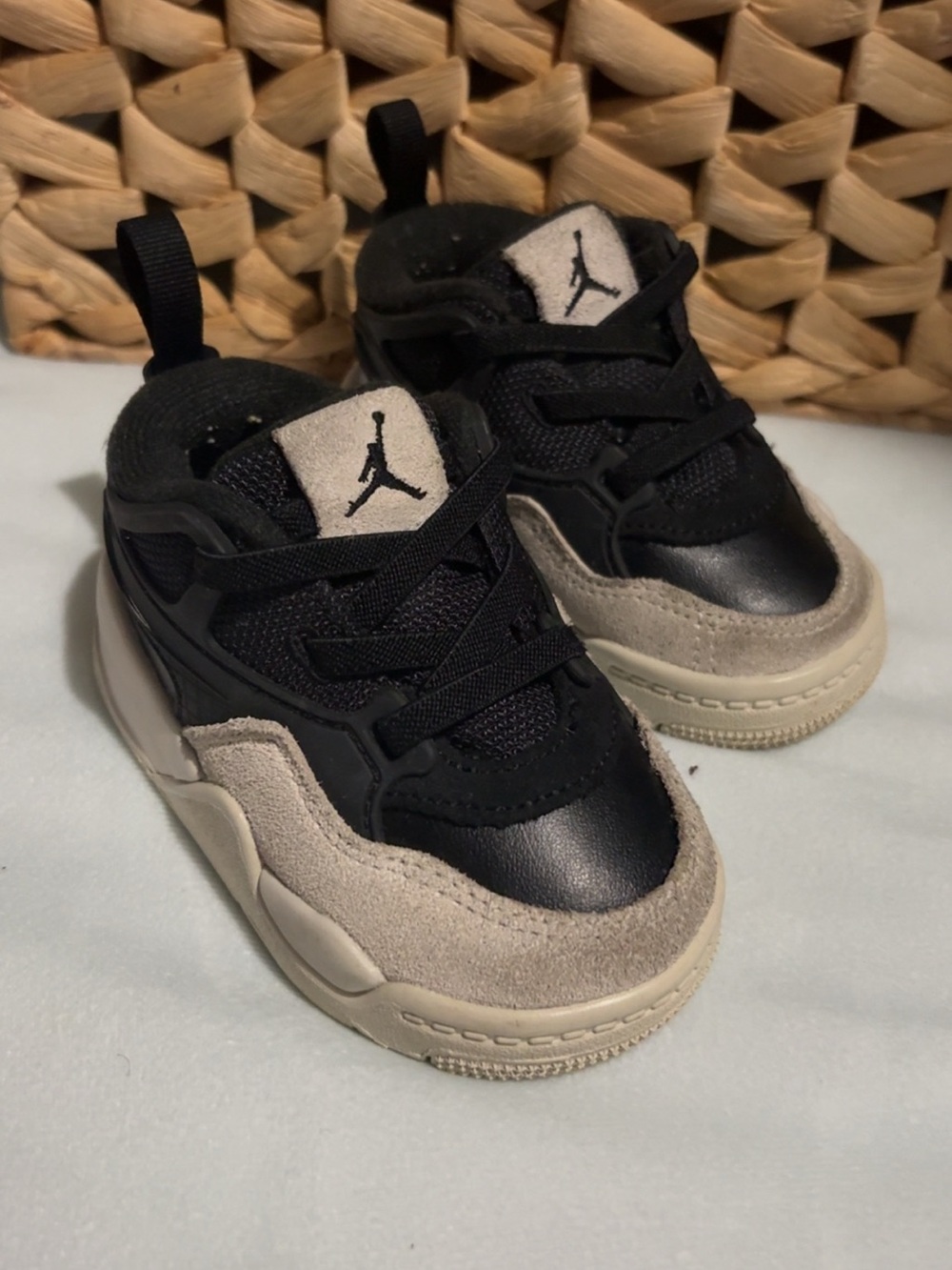 Jordan 4rm Toddler Black and Tan Low-Top Sneakers with Jumpman Logo